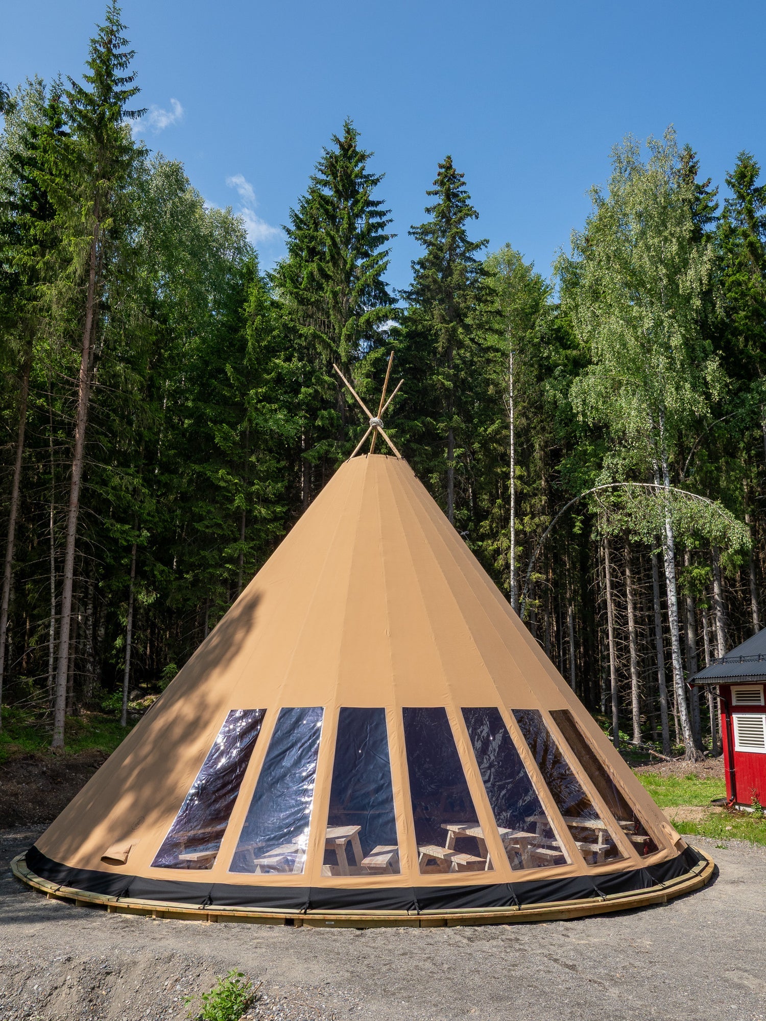 Stor tipi telt til events og friluftsliv
